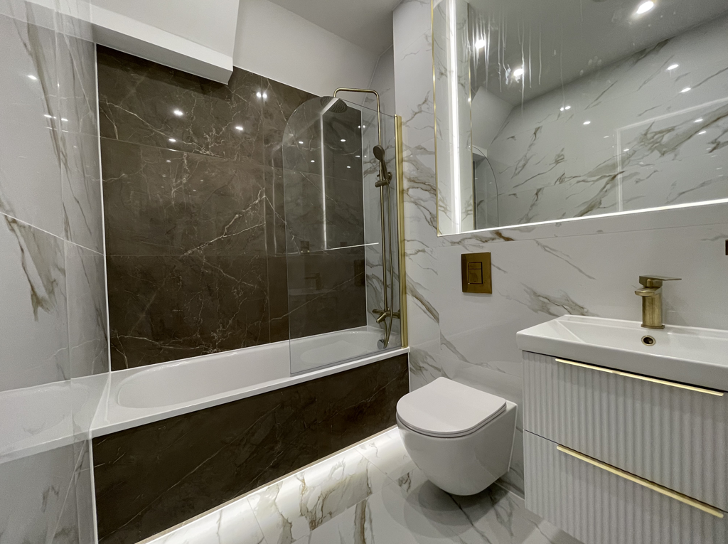 Town Gate House Woking bathroom apartment to rent by Xulo Property Services